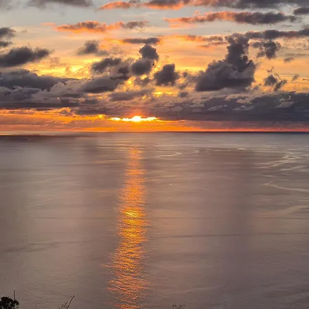 Maria Sunset アパート